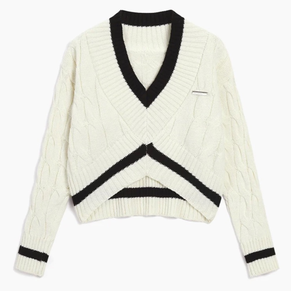 Contrast Trim Cable Knit Crop Sweater